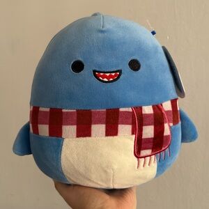 💗 Rey the Shark in a Scarf 8” Squishmallow 2021